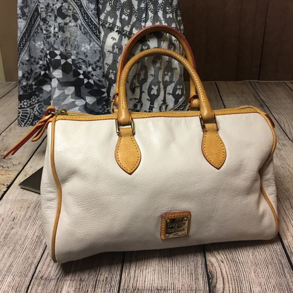 SOLD!! Dooney & Bourke Leather Dr Bag Satchel - Picture 7 of 8